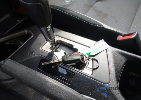 2018 Toyota Rav4 Xle from USA, damaged, VIN JTMWFREV2JD131362